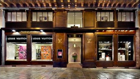 propriétaire de louis vuitton|malletier louis vuitton.